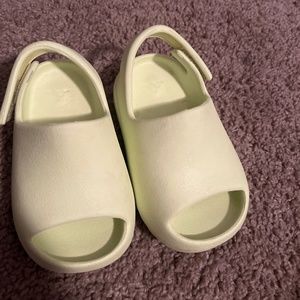 Authentic Toddler Yeezy Slides